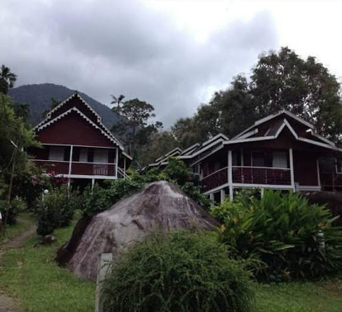 Marina Bay Resort & Restaurant Kampung Genting Bagian luar foto