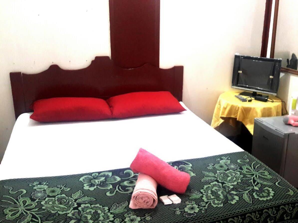 Marina Bay Resort & Restaurant Kampung Genting Bagian luar foto